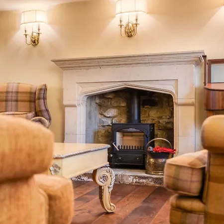 Wisteria & Barn - Sleeps 10 And Welcomes Dogs Holiday home Helmsley