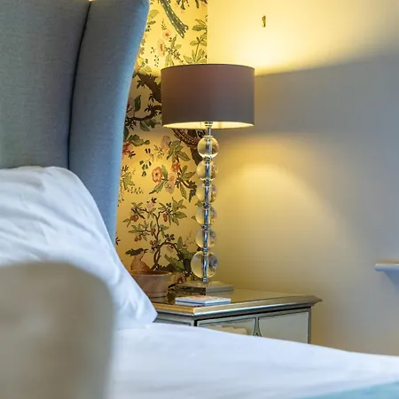 Wisteria & Barn - Sleeps 10 And Welcomes Dogs *