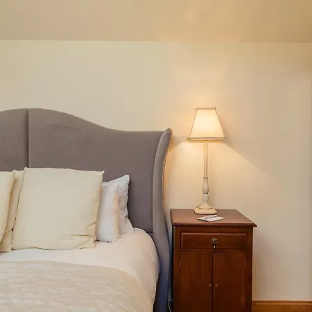 Holiday home Wisteria & Barn - Sleeps 10 And Welcomes Dogs Helmsley