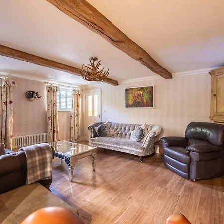 Holiday home Wisteria & Barn - Sleeps 10 And Welcomes Dogs *