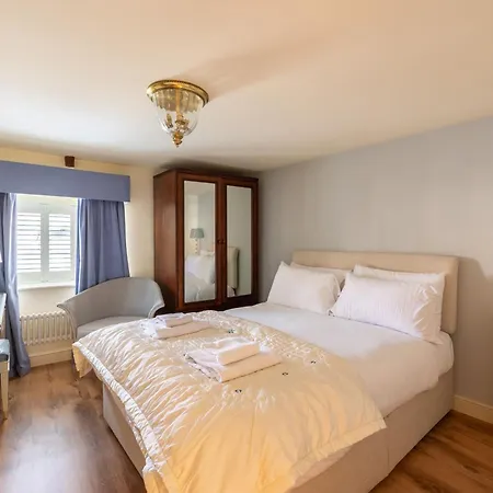 Holiday home Wisteria & Barn - Sleeps 10 And Welcomes Dogs Helmsley