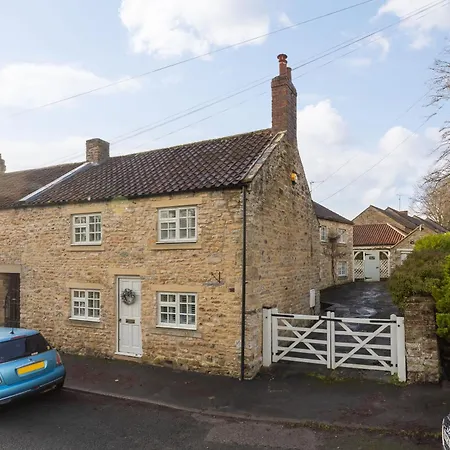Wisteria & Barn - Sleeps 10 And Welcomes Dogs *