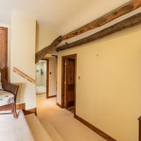 Holiday home Wisteria & Barn - Sleeps 10 And Welcomes Dogs Helmsley